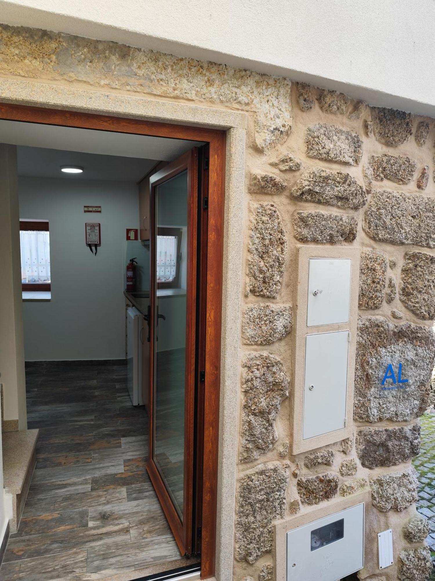 Casinhas Da Aldeia-Casa Da Xiquita Vila Seia Exterior foto